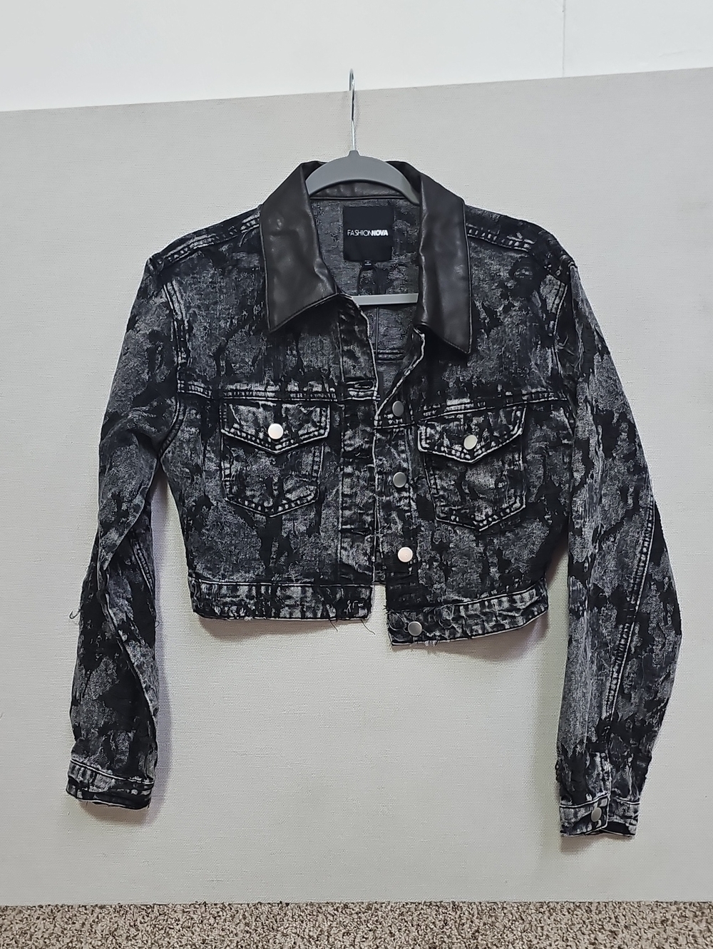 FASION NOVA ABSTRACT THOUGHTS DENIM JACKET BFPM-09-057